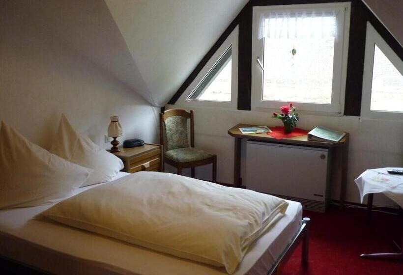 Pokój Standard, Zur Winzergenossenschaft