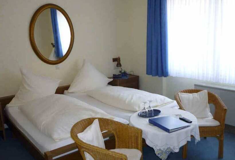 Pokój Standard, Zur Winzergenossenschaft