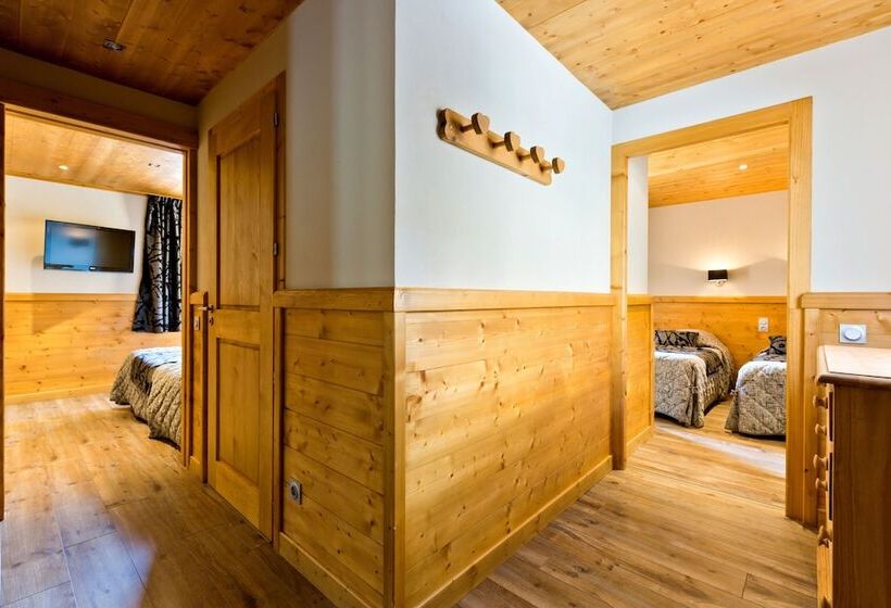 غرفة قياسية رباعية, Logis Hotel & Spa Beau Site