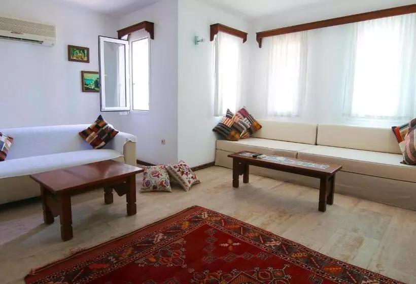 Villa met 1 Slaapkamer, Marphe