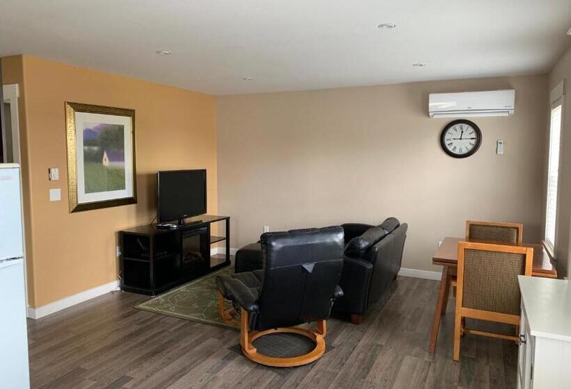 بنجلو ديلوكس, The Lionstone Inn Motel And Cottages