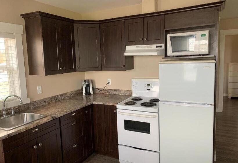 بنجلو ديلوكس, The Lionstone Inn Motel And Cottages