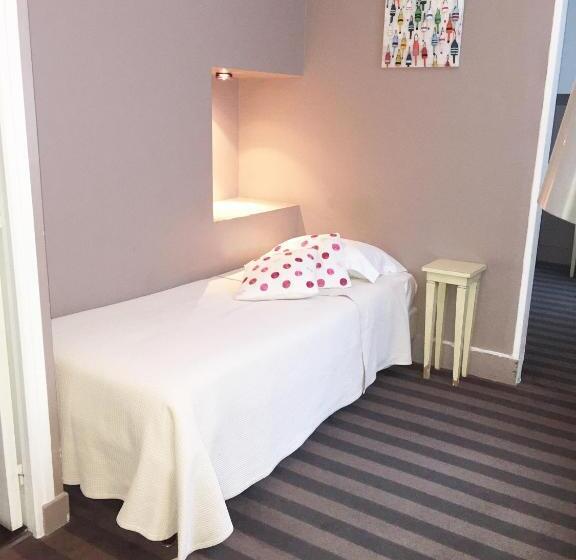 Семейный Номер, The Originals Boutique, Hôtel La Villa Marine, Le Tréport