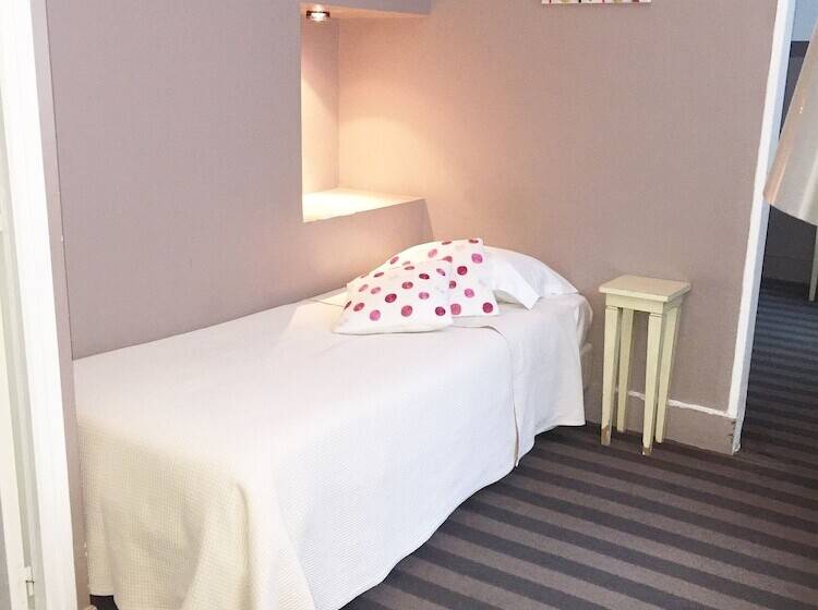 Семейный Номер, The Originals Boutique, Hôtel La Villa Marine, Le Tréport