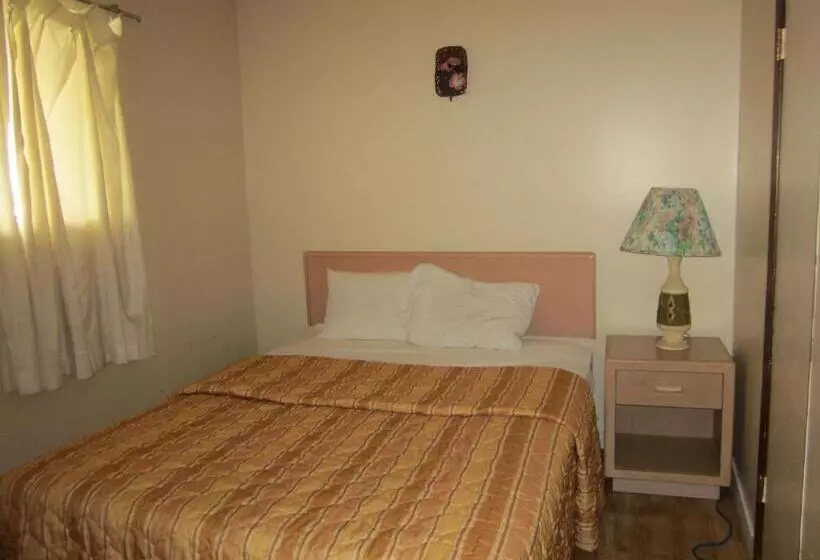Perhesviitti, Trans Canada Motel