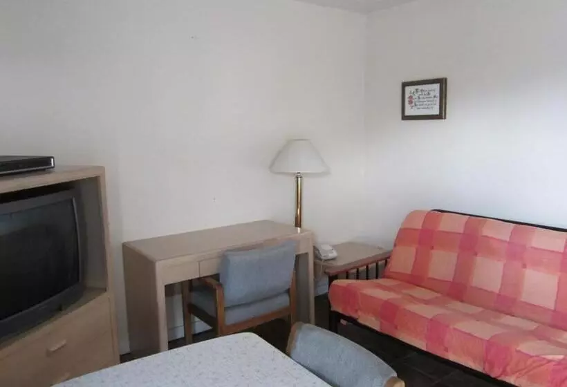 Perhesviitti, Trans Canada Motel