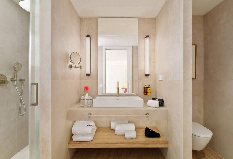 اتاق خانوادگی, H10 Croma Malaga