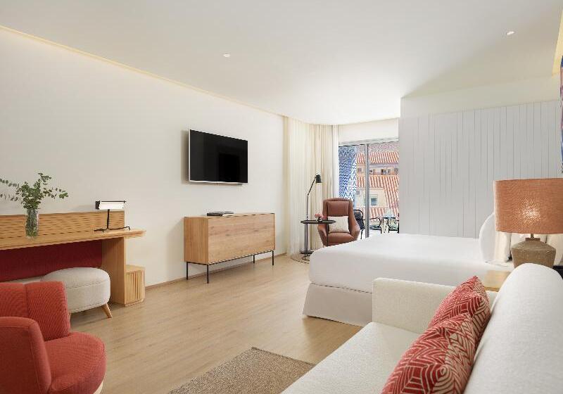 سوییت جونیور, H10 Croma Malaga