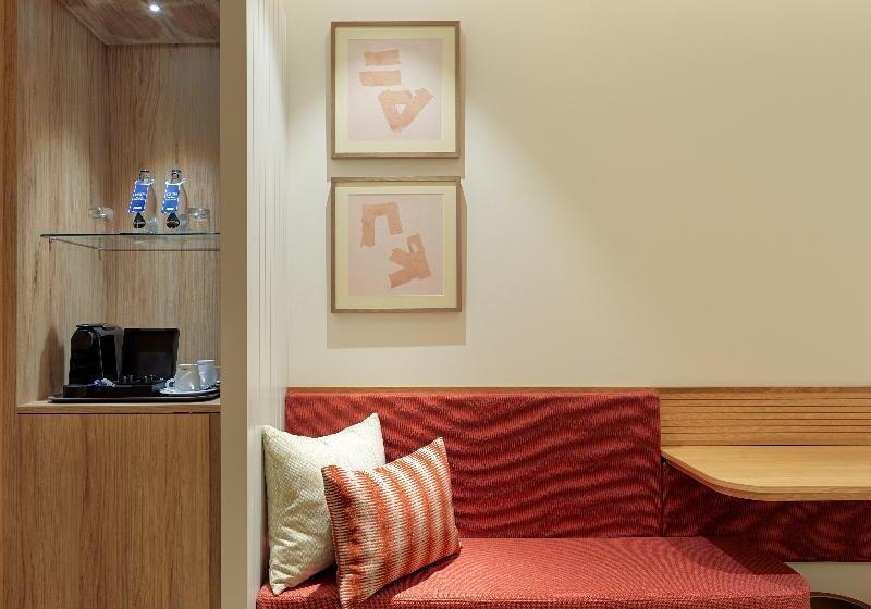 اتاق خانوادگی, H10 Croma Malaga