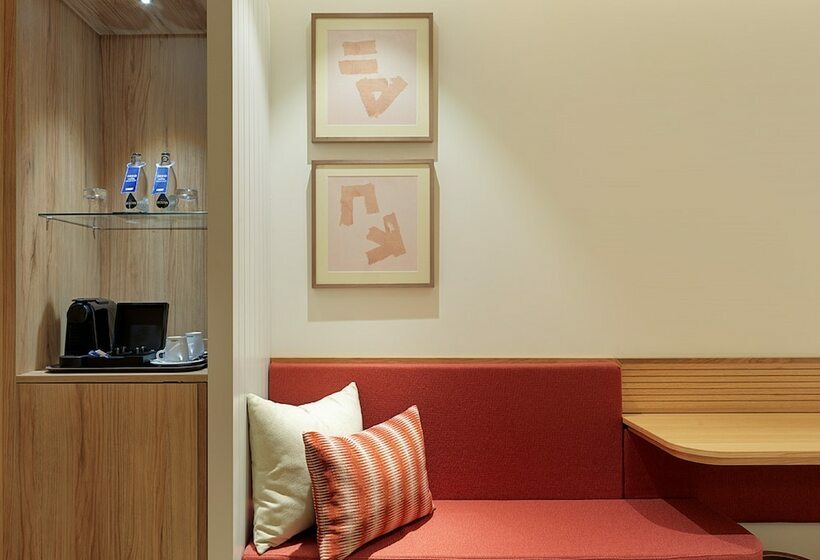 اتاق خانوادگی, H10 Croma Malaga