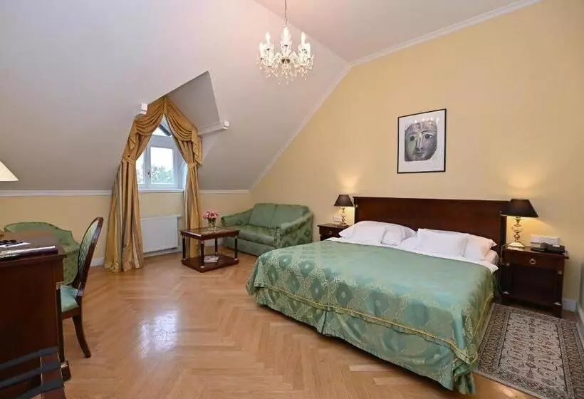 スタンダードルーム, Castle Hotel Grof Degenfeld Superior
