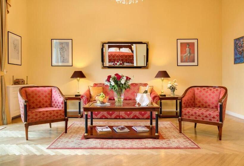 סוויטה עם מרפסת, Castle Hotel Grof Degenfeld Superior