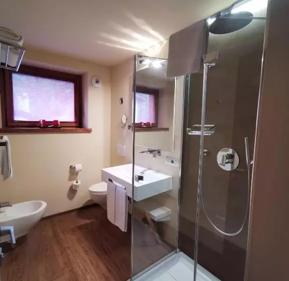 اتاق لوکس, Chalet Eden Eco Hotel, Restaurant & Wellness