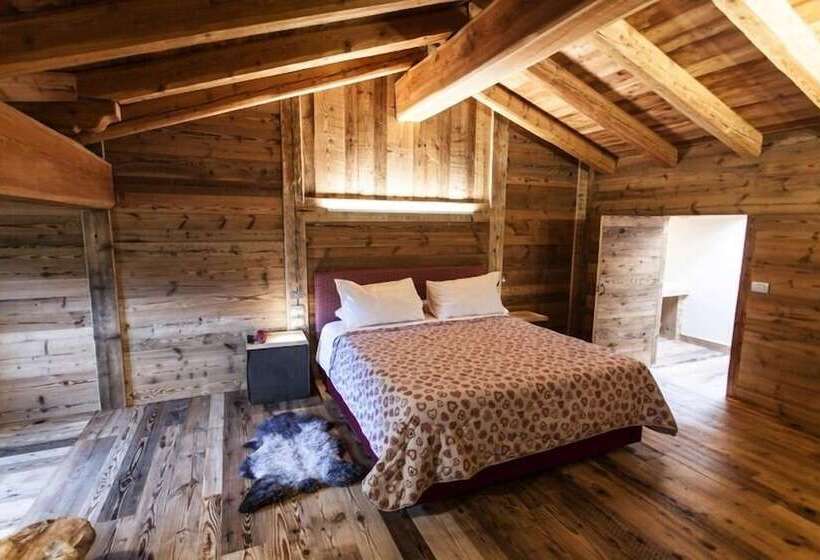 디럭스 스위트 킹 침대, Chalet Eden Eco Hotel, Restaurant & Wellness