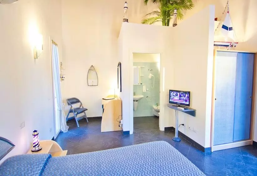اتاق لوکس با بالکن, Cinqueterre Residence