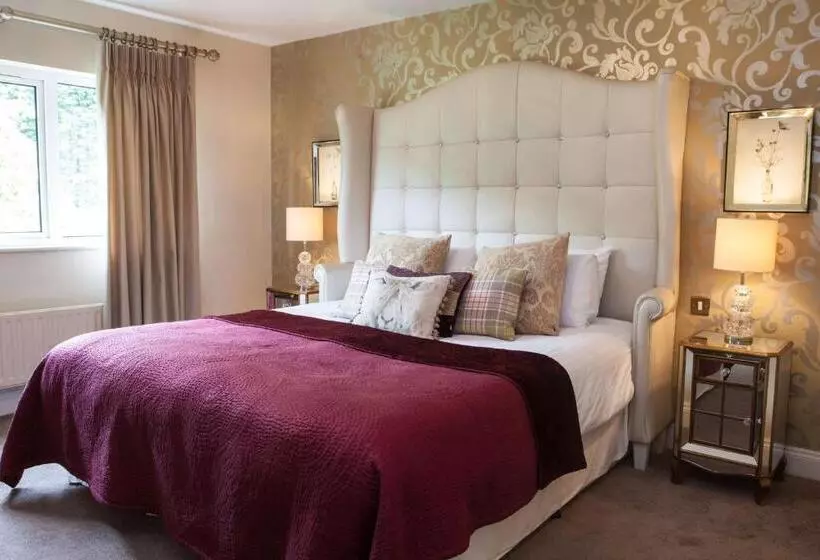コンフォートルーム, Four Seasons Hotel & Leisure Club