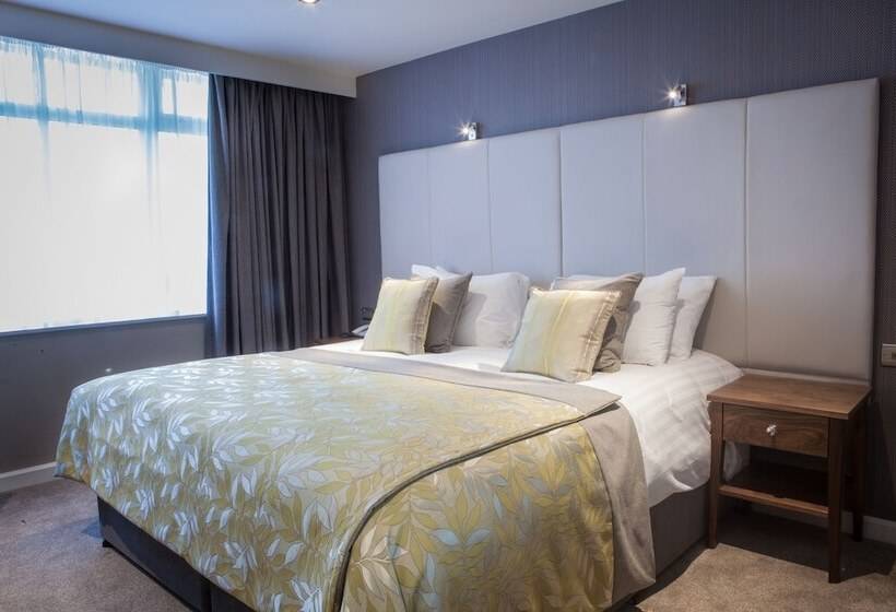 Номер Стандарт, Four Seasons Hotel & Leisure Club