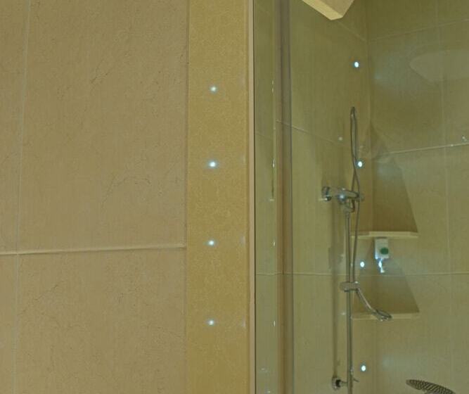 Номер Стандарт, Four Seasons Hotel & Leisure Club