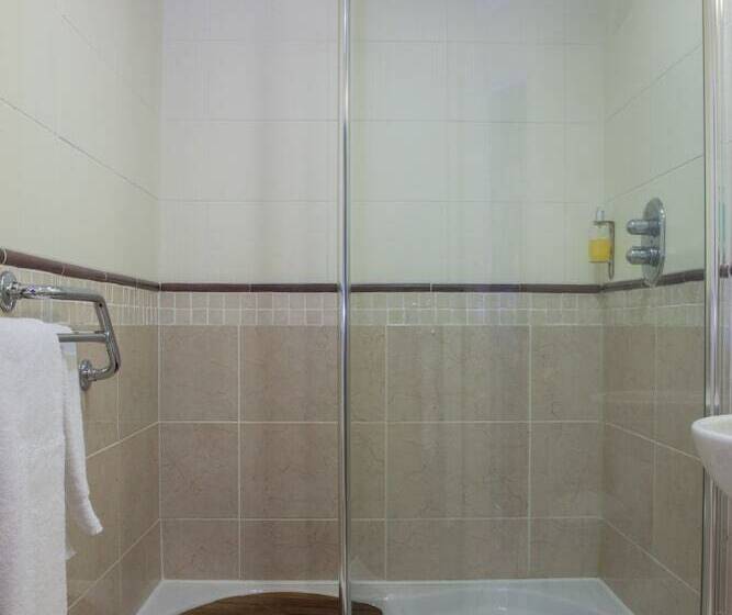 Номер Стандарт, Four Seasons Hotel & Leisure Club