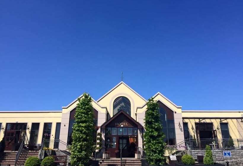 スタンダードルーム, Four Seasons Hotel & Leisure Club