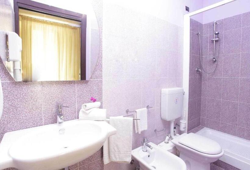 اتاق استاندارد یک نفره, Albergo Maccotta