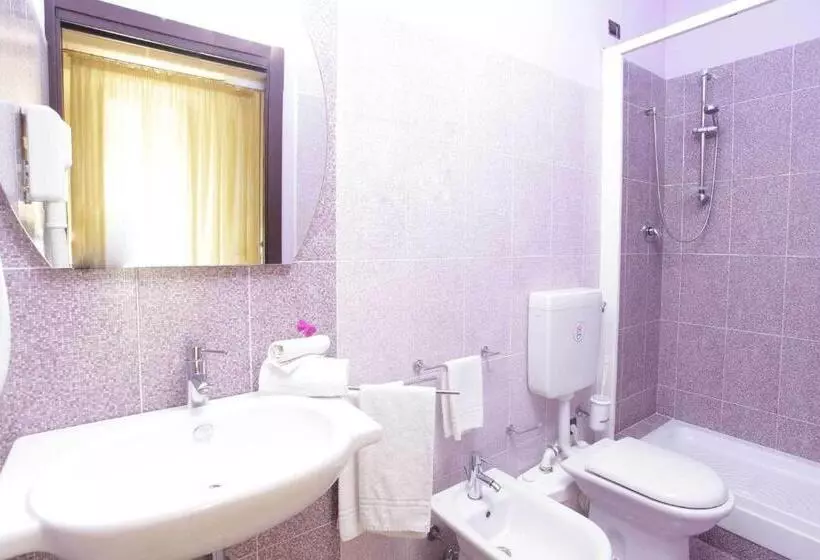 اتاق استاندارد چهار تخته, Albergo Maccotta