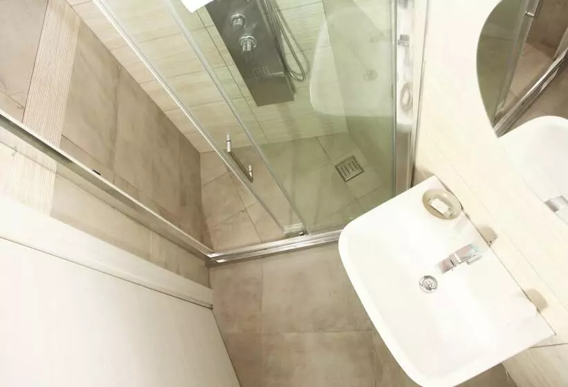 اتاق استاندارد یک نفره, Albergo Maccotta