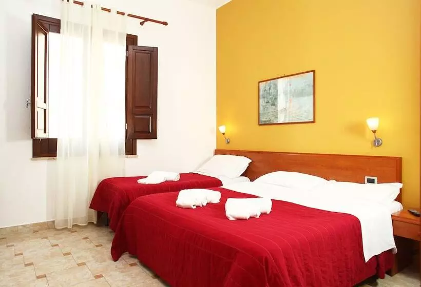 اتاق استاندارد سه نفره, Albergo Maccotta