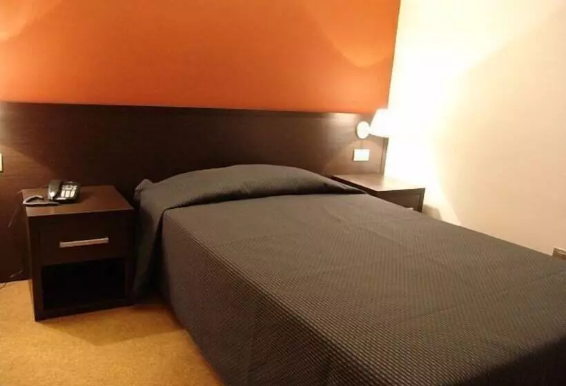اتاق استاندارد یک نفره, Albergo Miramonti