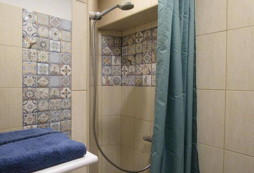 اتاق استاندارد, Antik Apart