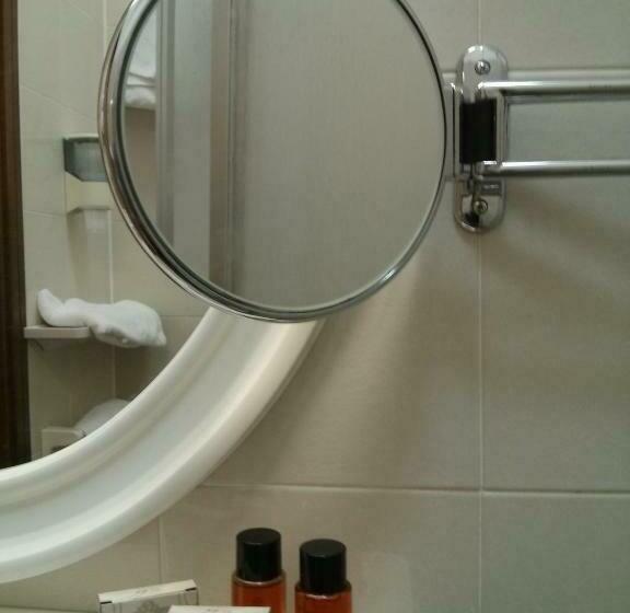 חדר סטנדרט יחיד, Astoria