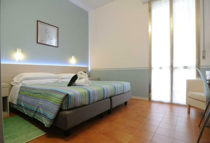 חדר סטנדרט, Astoria