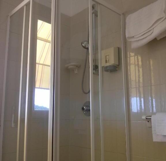 חדר סטנדרט, Astoria