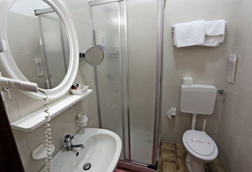 חדר סטנדרט, Astoria