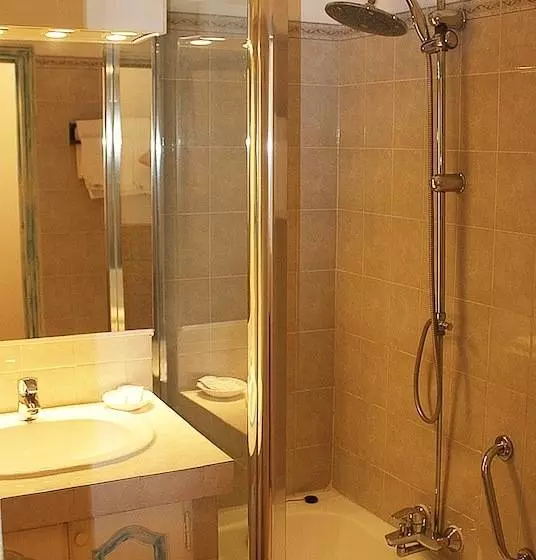 Quarto Standard Piso Térreo, Athénopolis