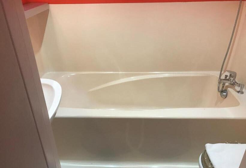 スタンダードルーム, Bar Restaurant Couleurs Sud