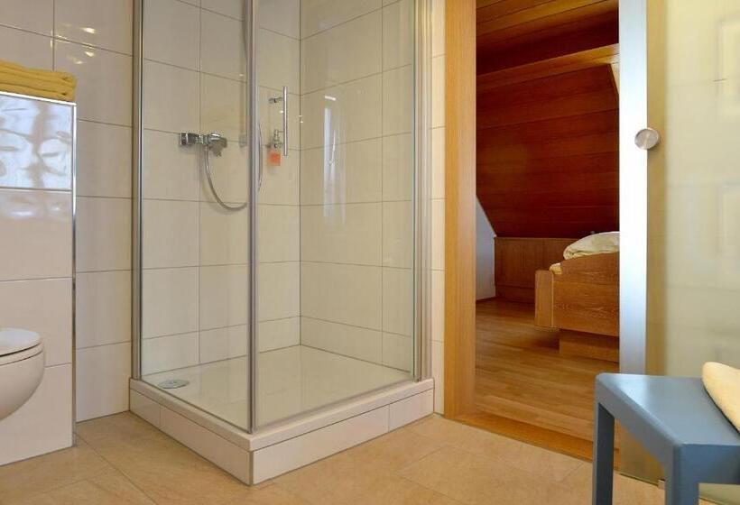 スタンダードシングルルーム, Bezold