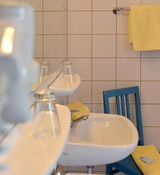 スタンダードトリプルルーム, Bezold