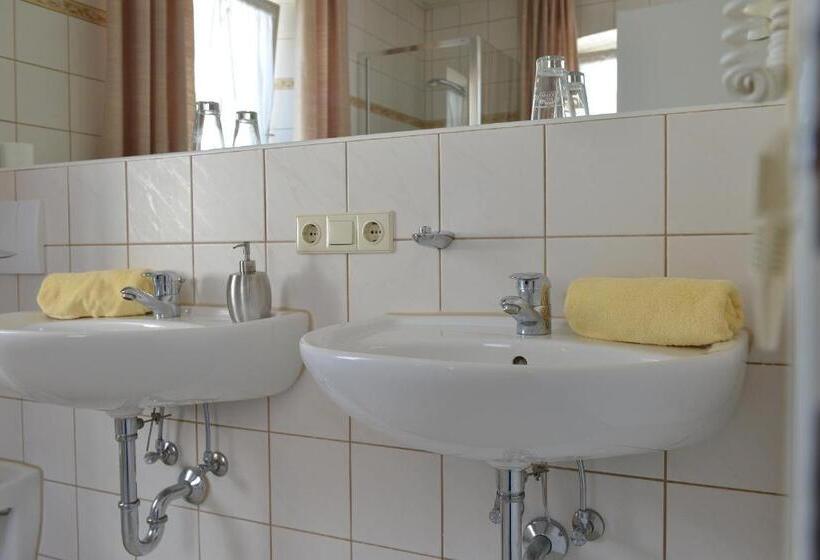 スタンダード４人部屋, Bezold