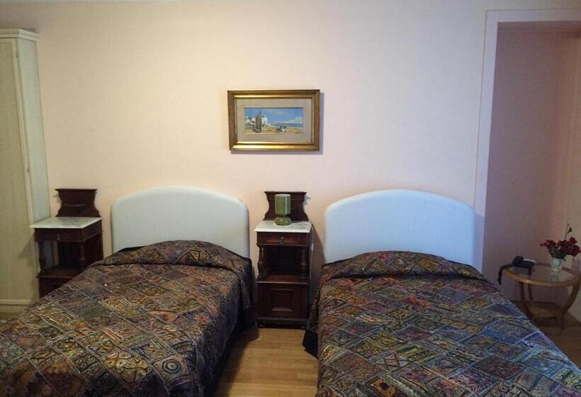 Номер Стандарт, Castelbourg