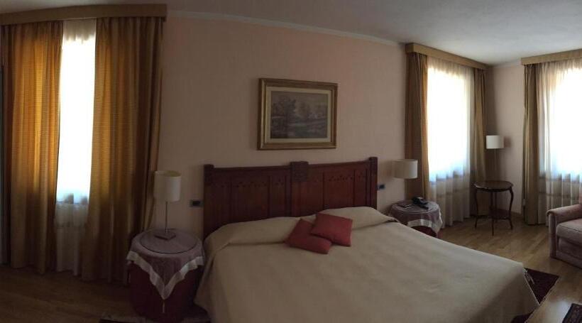 Номер Deluxe, Castelbourg