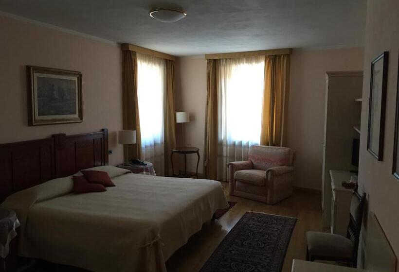 Номер Deluxe, Castelbourg