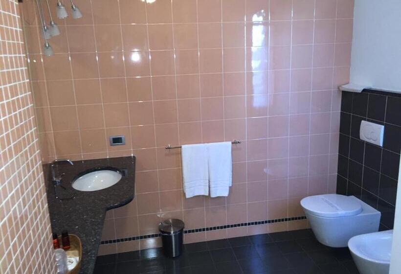 Номер Deluxe, Castelbourg