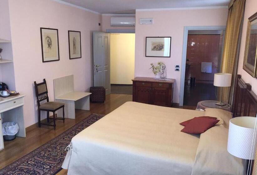 Номер Deluxe, Castelbourg