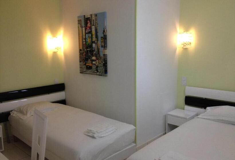 スタンダードルーム, Bar Restaurant Couleurs Sud