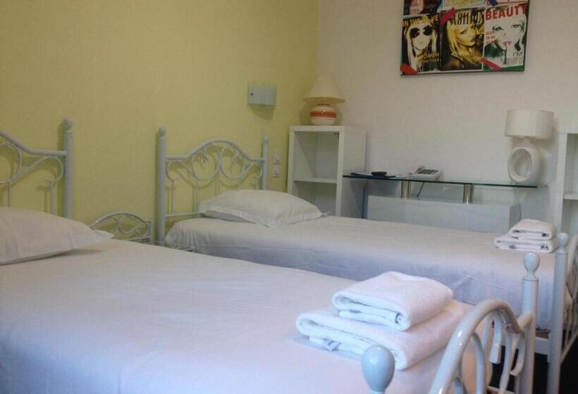 スタンダード４人部屋, Bar Restaurant Couleurs Sud