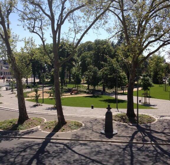 スタンダードルーム, Bar Restaurant Couleurs Sud