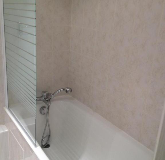 スタンダードルーム, Bar Restaurant Couleurs Sud