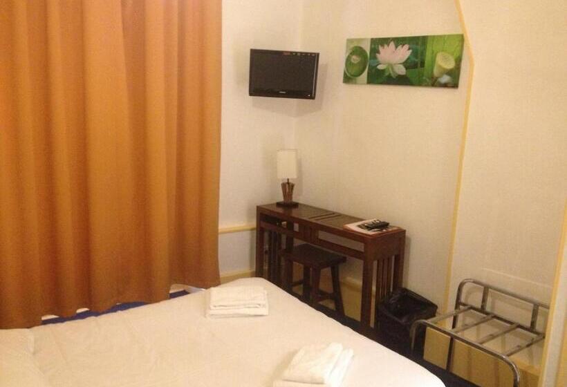 スタンダードルーム, Bar Restaurant Couleurs Sud