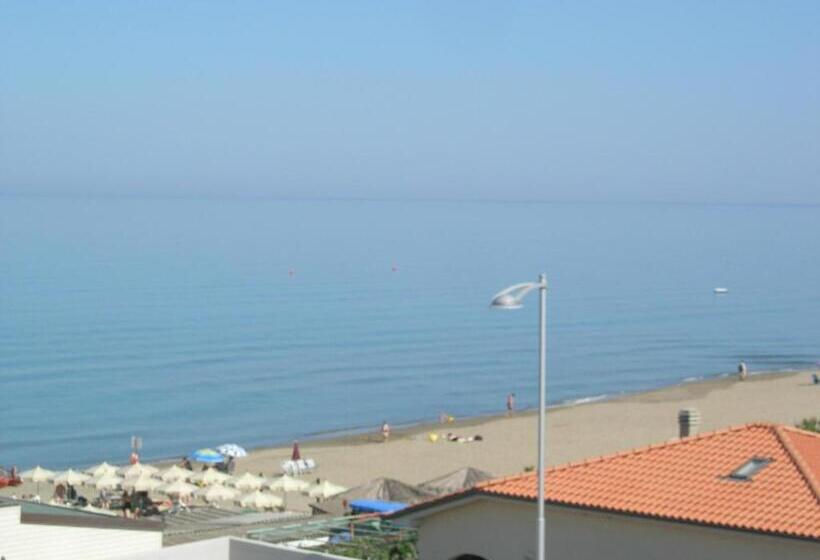 חדר לארבעה סטנדרטי עם מרפסת, Del Sole